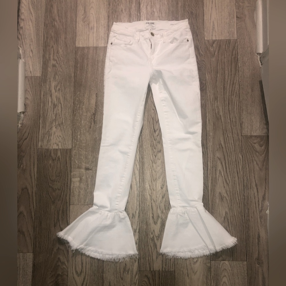 NWOT Frame white skinny jeans with frayed belled bottoms